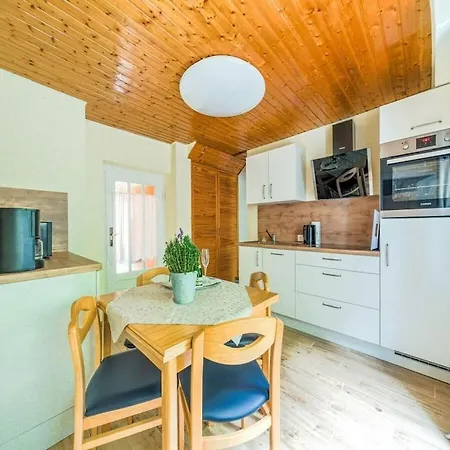 بيت للعطل 1 Bedroom *